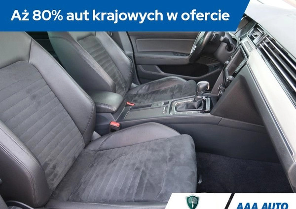 Volkswagen Passat cena 58000 przebieg: 230421, rok produkcji 2015 z Świnoujście małe 191